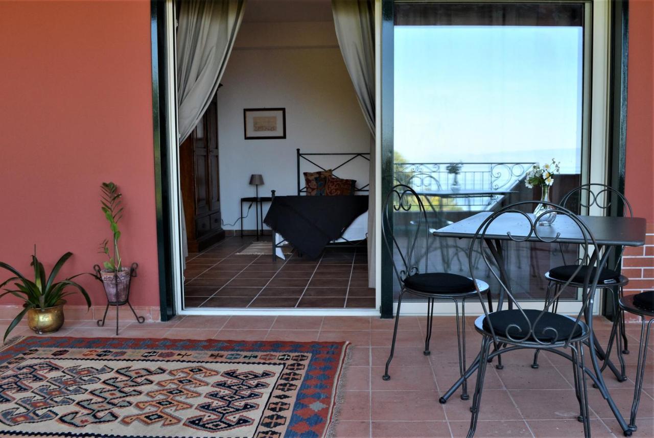 Villa Vittorio - Splendid Panoramic Sea View Terrace Taormina Bagian luar foto