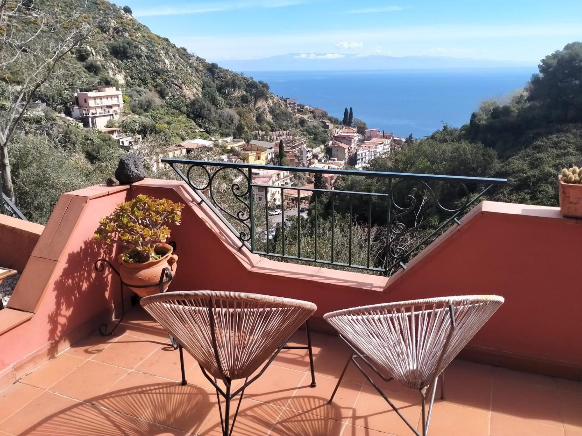 Villa Vittorio - Splendid Panoramic Sea View Terrace Taormina Bagian luar foto
